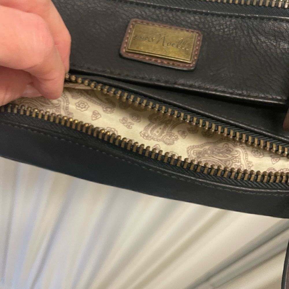 Pocketbook - Picture 7 of 9
